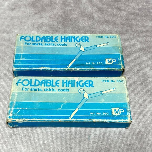 Vintage MP Foldable Plastic Hanger Set For Shirt and Coats White & Turquoise - Picture 1 of 9